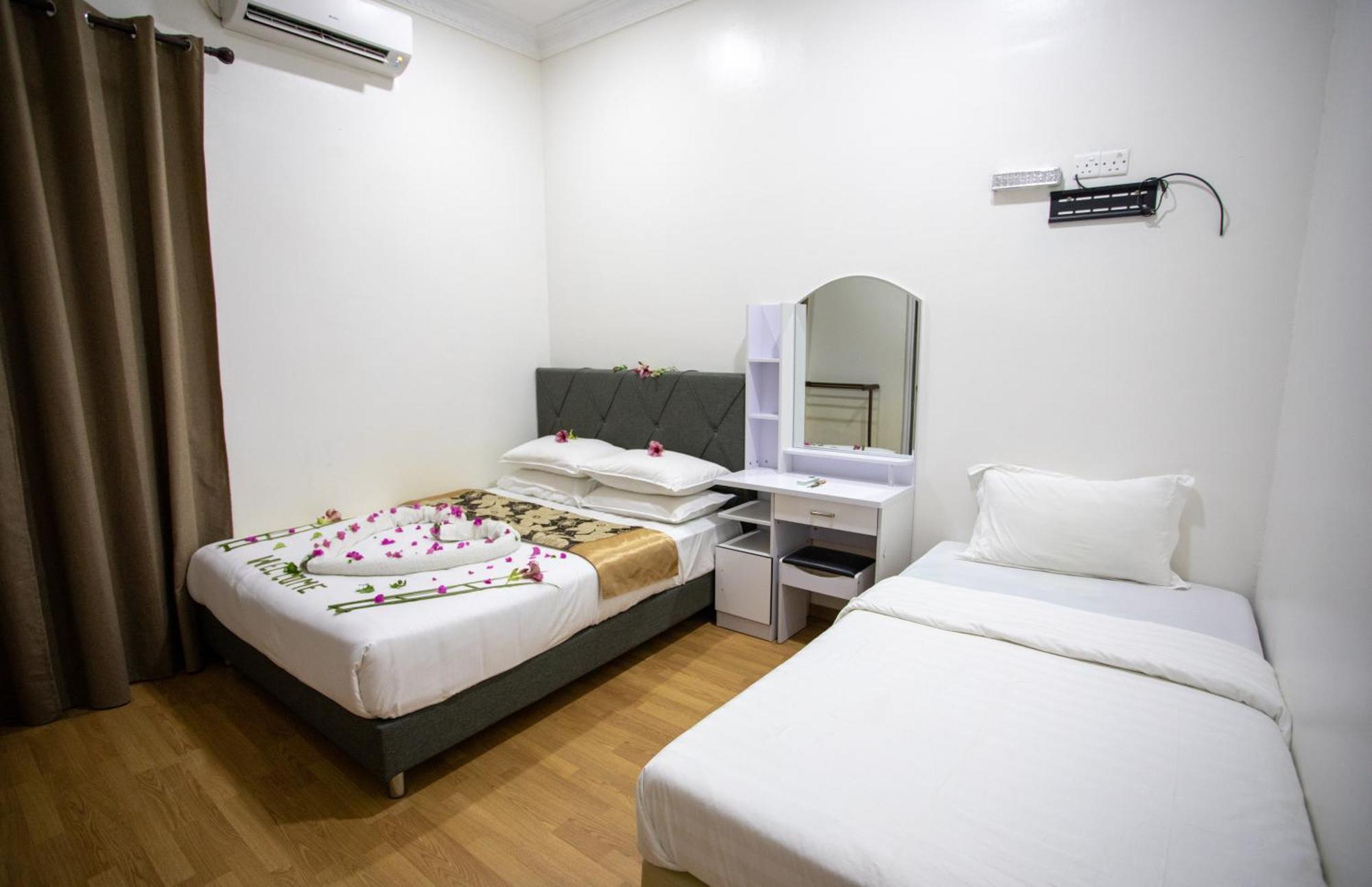 Ihaven Thulusdhoo Hotel Bagian luar foto